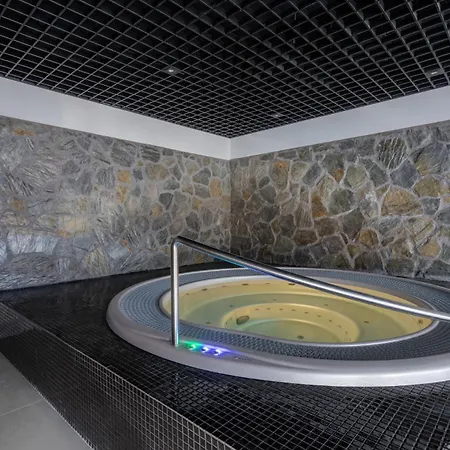 Apart Invest Green Park Resort B14-z dostępem do strefy spa *