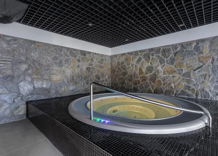 Park B14-z Dostepem Do Basenu, Sauny, Jacuzzi, Silowni *